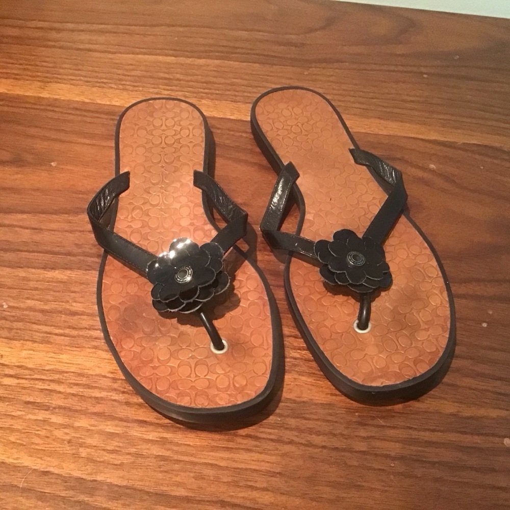 Coach Lindy Black Patent Leather Floral Signature Thongs Flip Flops Sandals 8